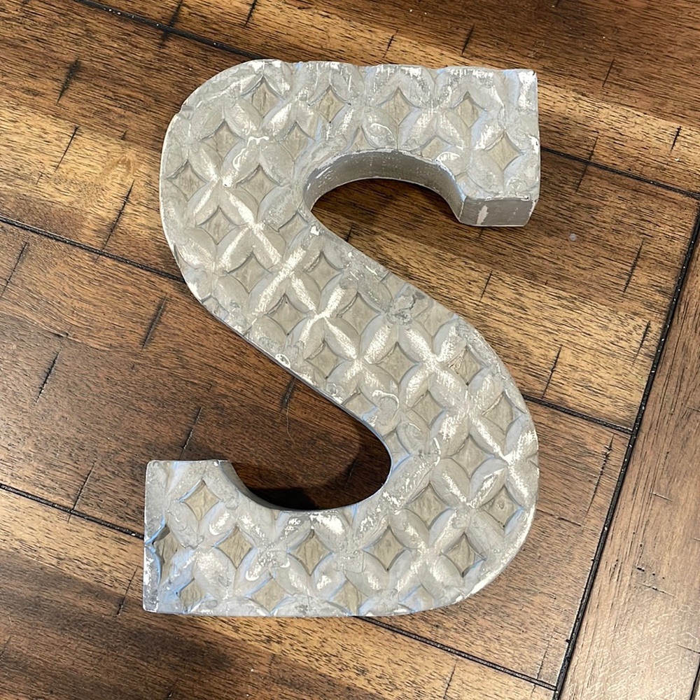 Home decor “S” decoration hanging or standing